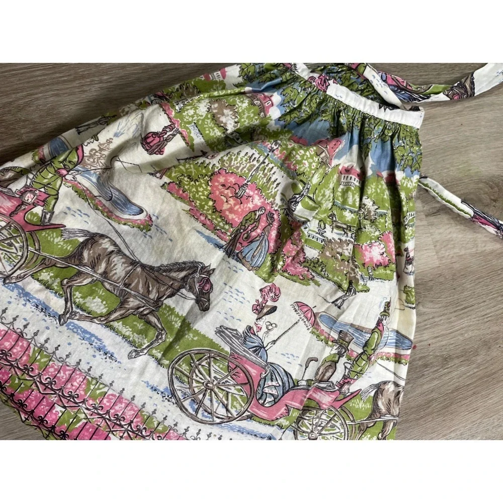 Vintage 1950s Half Apron Scenic Horse Carriage Print Pink Green 17x17